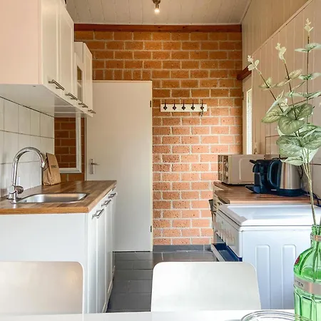 3 Bedroom Stunning In Warmenhuizen